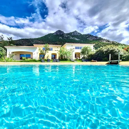 奥萨里·阿利维酒店 4*